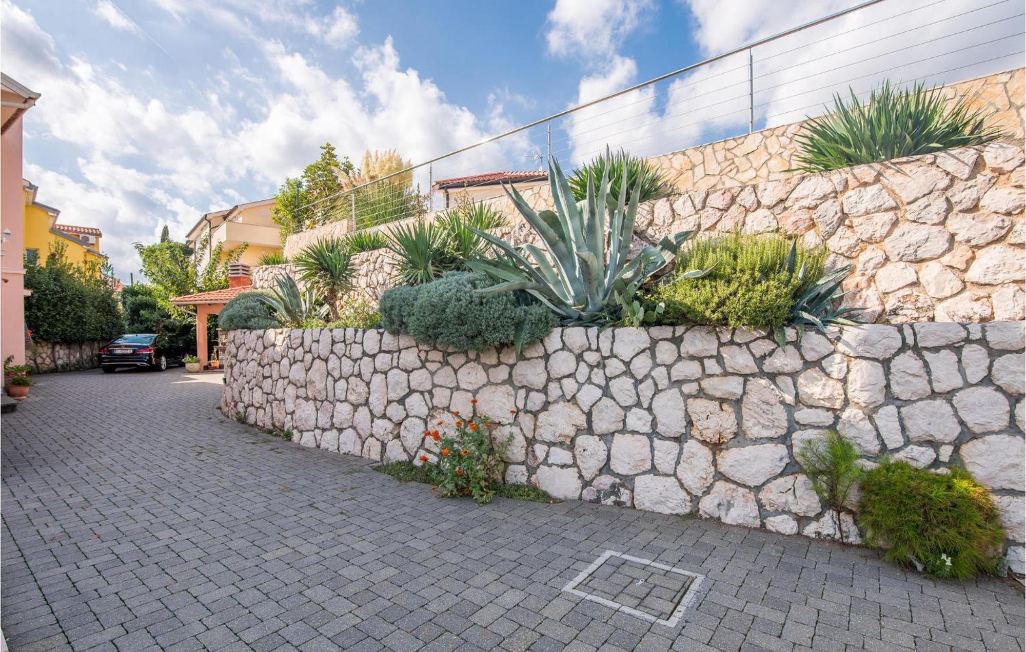 Gorgeous Apartment In Cizici With House Sea View Exterior photo