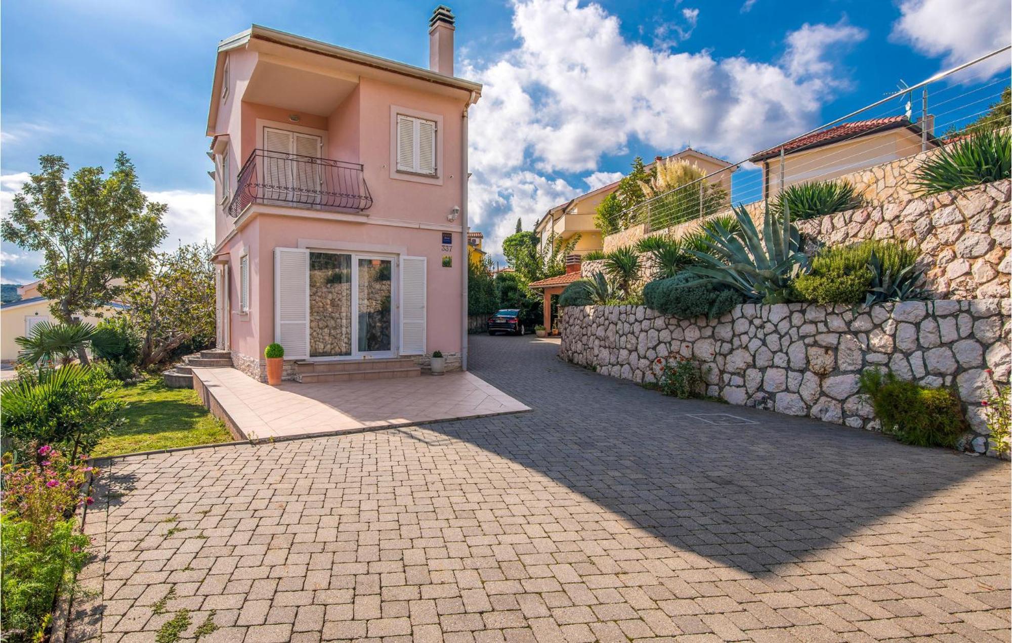 Gorgeous Apartment In Cizici With House Sea View Exterior photo